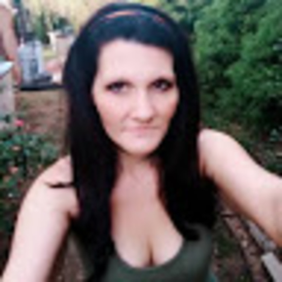 Meet your Posher, Sandra - Picture 1 of 1